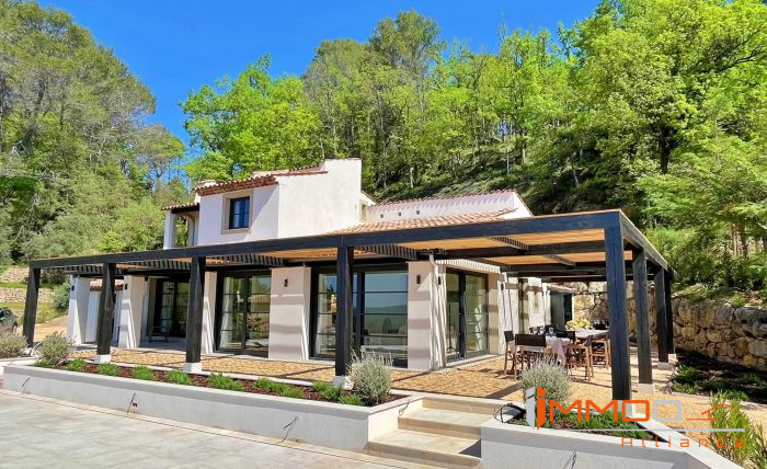 Contemporary house for sale, 7 rooms - Montauroux 83440