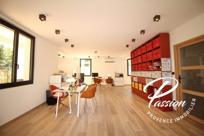 Bureau à louer, 70 m² - Salon-de-Provence 13300