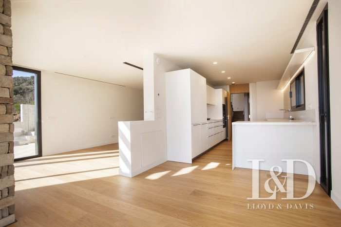 Detached house for rent, 9 rooms - Barcelona 08017