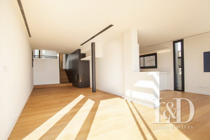 Detached house for rent, 9 rooms - Barcelona 08017