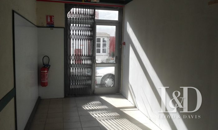 Local commercial à louer, 400 m² - Bidache 64520