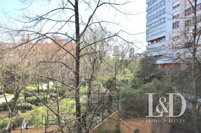 Apartment for sale, 5 rooms - Nanterre 92000