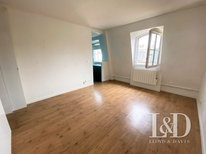 Квартира для продажи, 3 помещения - Paris 75008