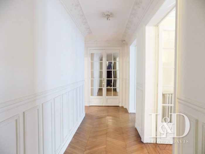 Apartment for sale, 6 rooms - Paris 75015