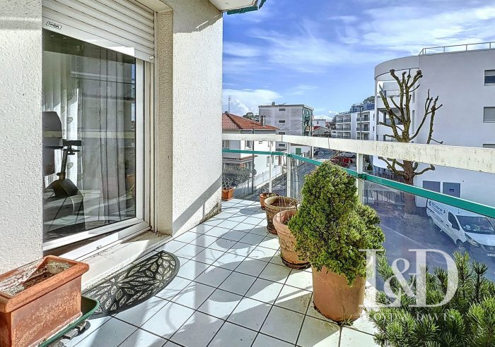 Apartment for sale, 3 rooms - Royan 17200