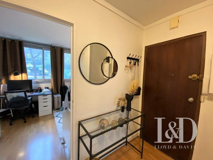 Квартира для продажи, 3 помещения - Chaville 92370