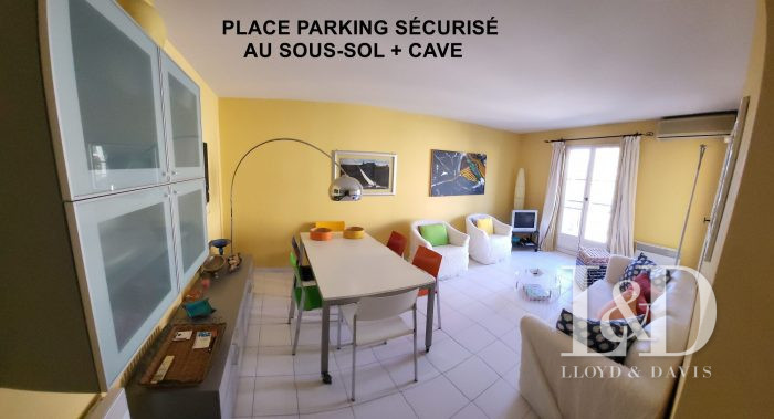 Apartment for sale, 3 rooms - Saint-Tropez 83990