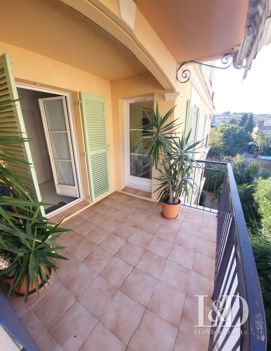 Apartment for sale, 3 rooms - Saint-Tropez 83990