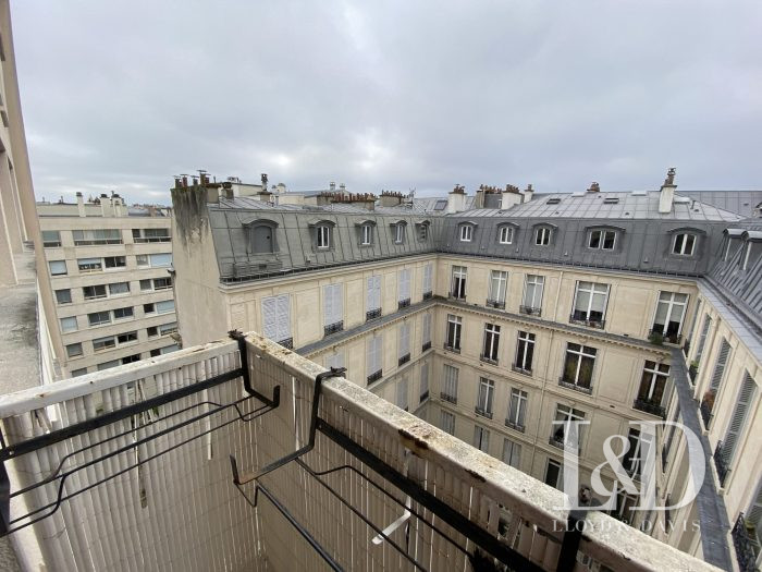 Квартира для продажи, 3 помещения - Paris 75008