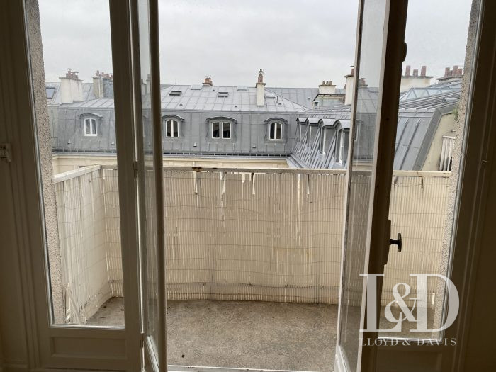 Квартира для продажи, 3 помещения - Paris 75008