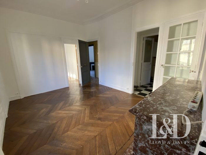 Квартира для продажи, 3 помещения - La Garenne-Colombes 92250