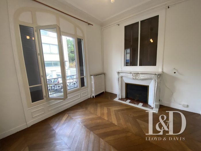 Квартира для продажи, 3 помещения - La Garenne-Colombes 92250