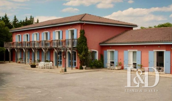 Hotel, accommodation for sale, 650 m² - Chomérac 07210