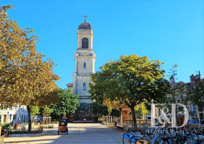 Casa vieja en venta, 9 habitaciones - Bordeaux 33300