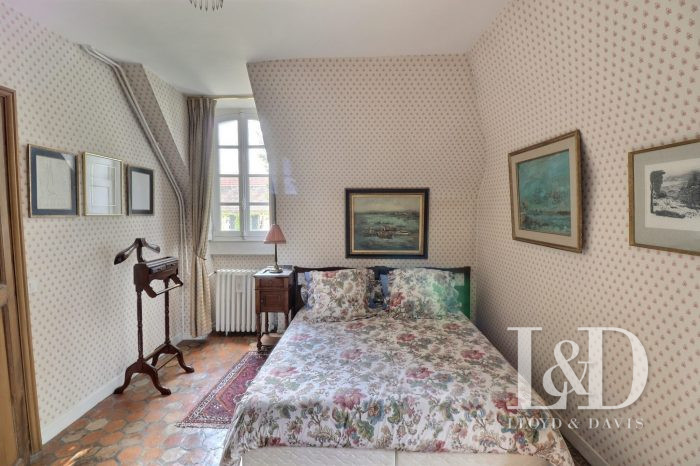 Castle for sale, 20 rooms - Villiers-sur-Orge 91700
