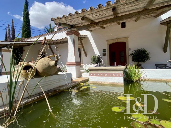 Photo Exceptionnelle maison traditionnelle avec piscine image 7/56