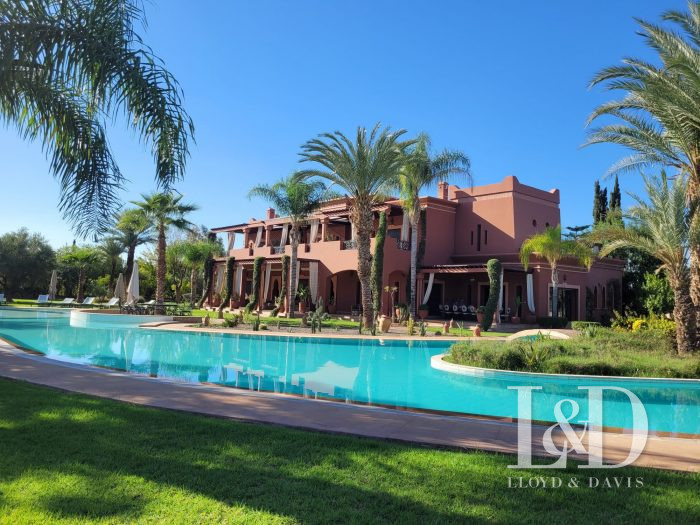 Villa for sale, 15 rooms - Marrakech 40000