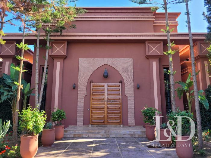 Villa for sale, 15 rooms - Marrakech 40000