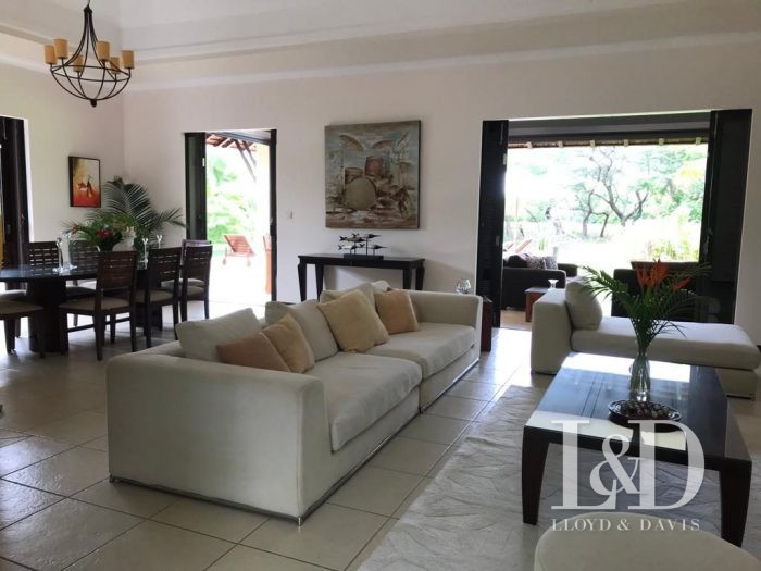 Villa en venta, 5 habitaciones - Tamarin 90901