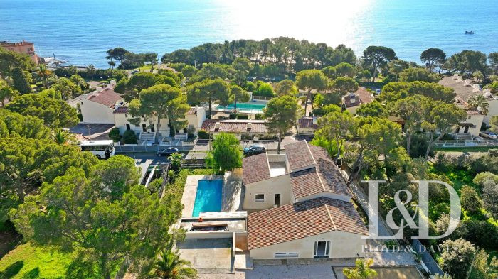 Villa for sale, 8 rooms - Sainte-Maxime 83120