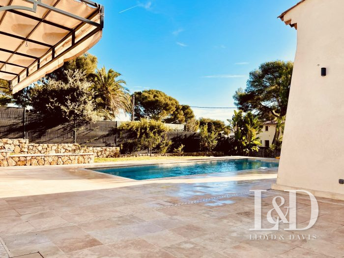 Villa for sale, 8 rooms - Sainte-Maxime 83120