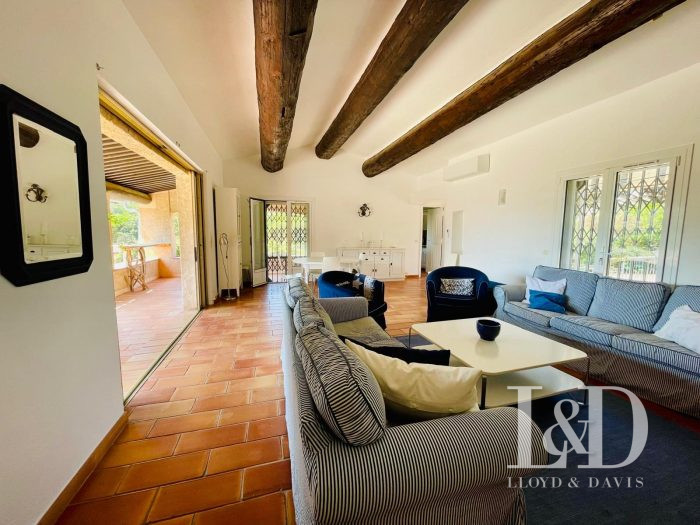 Traditional house for sale, 6 rooms - Sainte-Maxime 83120