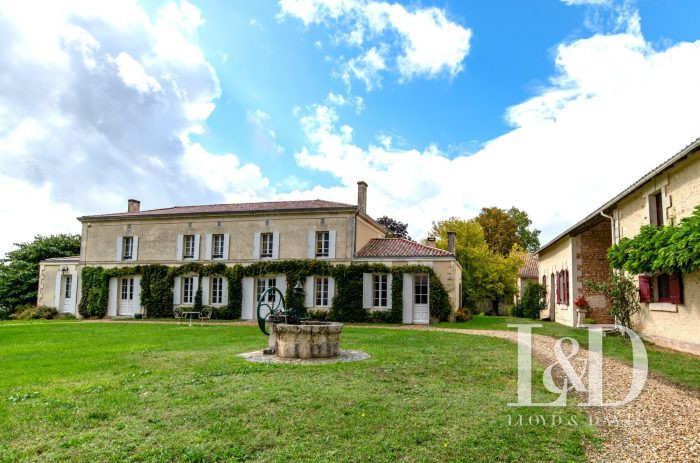 Maison à vendre, 8 pièces - Jonzac 17500