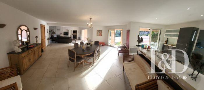 Villa for sale, 7 rooms - Sainte-Maxime 83120