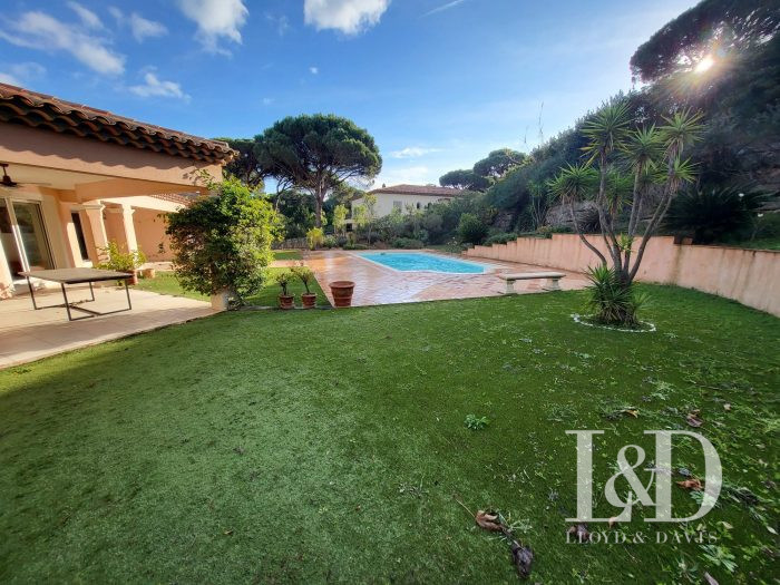 Villa for sale, 7 rooms - Sainte-Maxime 83120