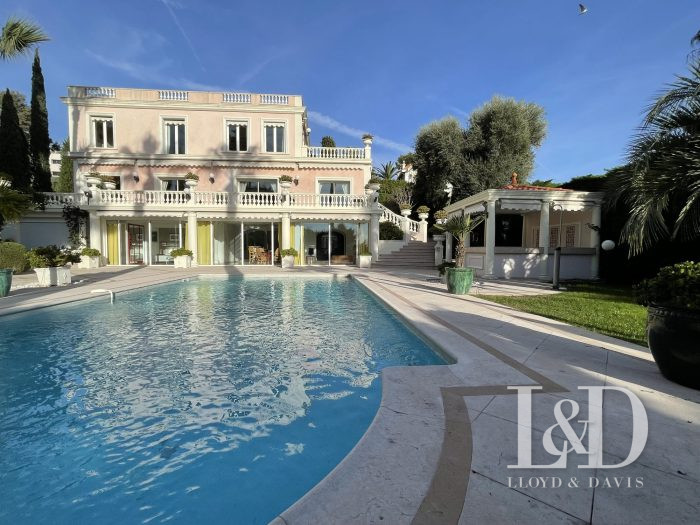Villa for sale, 8 rooms - Antibes 06160