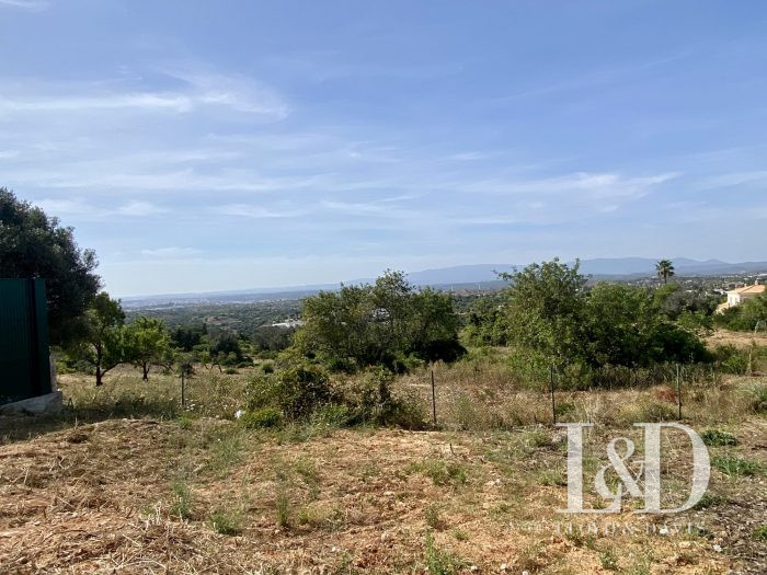 Terrain constructible à vendre, 832 m² 