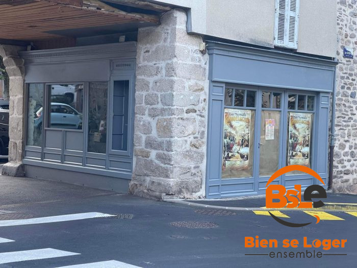 Vente Bureau/Local CHAUDES-AIGUES 15110 Cantal FRANCE