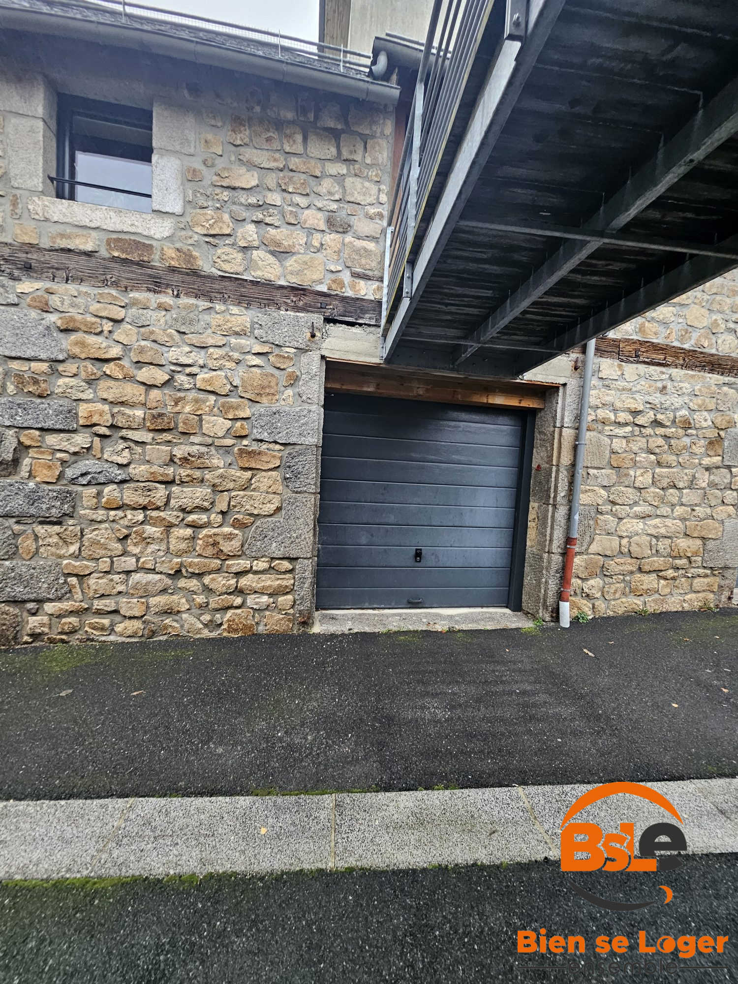 Location annuelle Garage/Parking SAINT-CHELY-D APCHER 48200 Lozre FRANCE