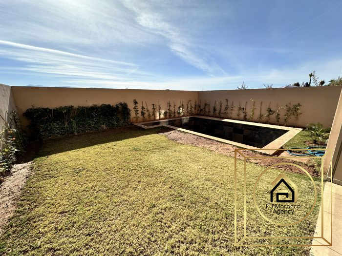 Photo Villas contemporaines neuve de 255 m2 avec piscine sur un terrain de 250 m2 image 17/18