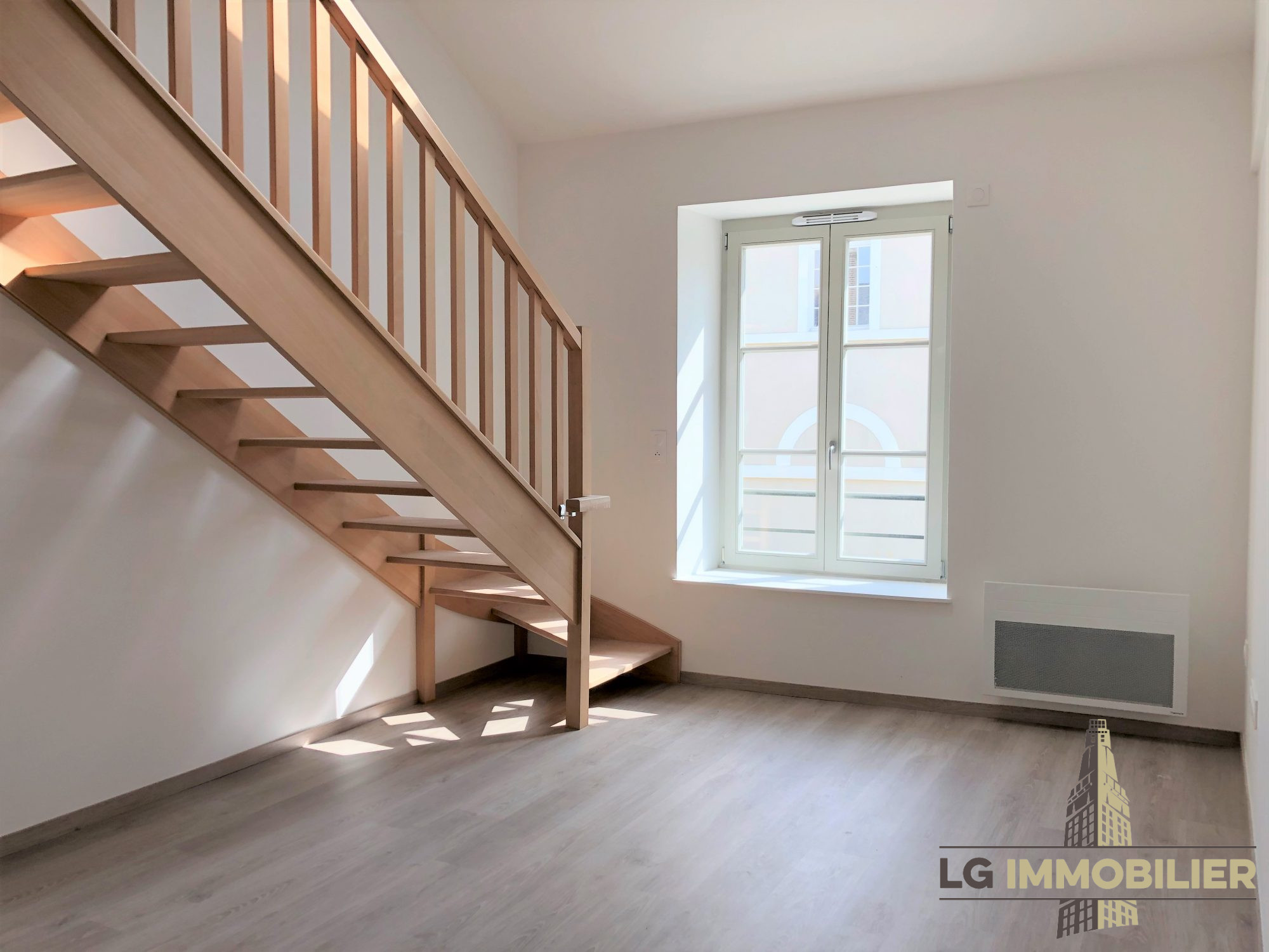 Location annuelle Appartement COMPIEGNE 60200 Oise FRANCE