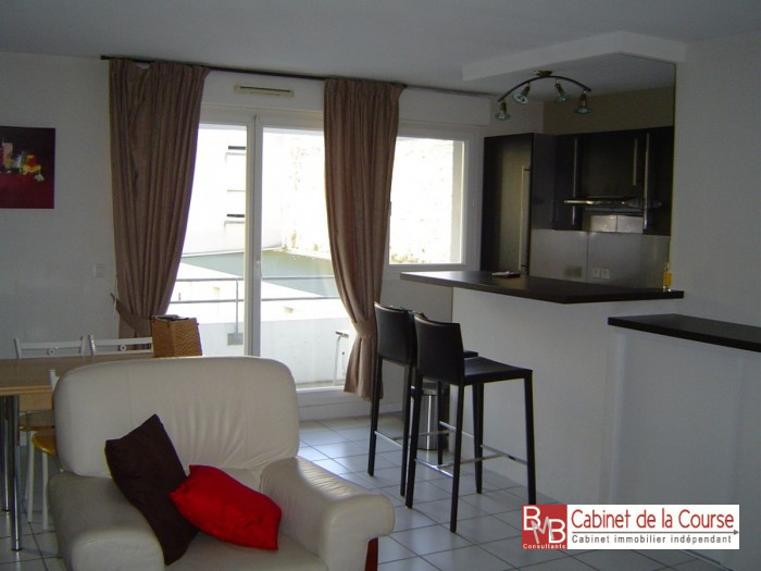 Appartement à louer, 2 pièces - Bordeaux 33000