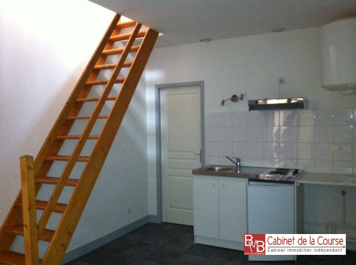 Appartement à louer, 2 pièces - Bordeaux 33000