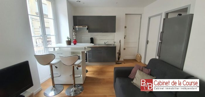 Appartement à louer, 2 pièces - Bordeaux 33000