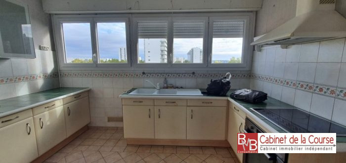 Appartement à vendre, 4 pièces - Bordeaux 33000