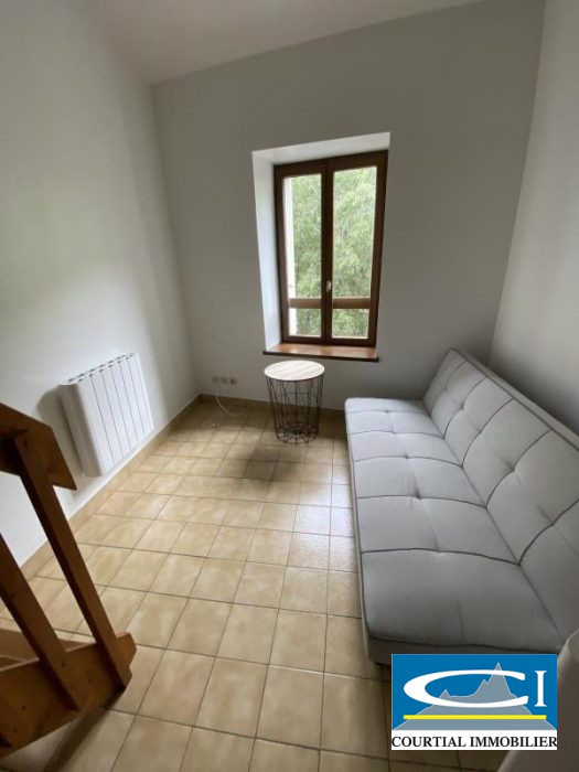 Appartement à louer, 1 pièce - Tournon-sur-Rhône 07300