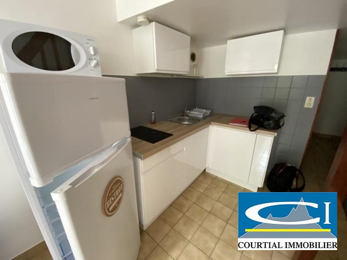 Appartement à louer, 1 pièce - Tournon-sur-Rhône 07300