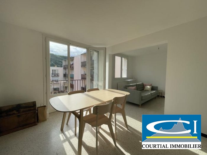 Appartement à louer, 3 pièces - Tournon-sur-Rhône 07300