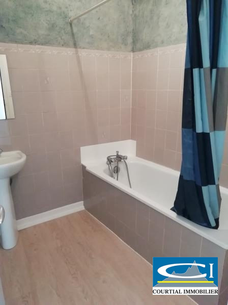 Appartement à louer, 2 pièces - Tournon-sur-Rhône 07300