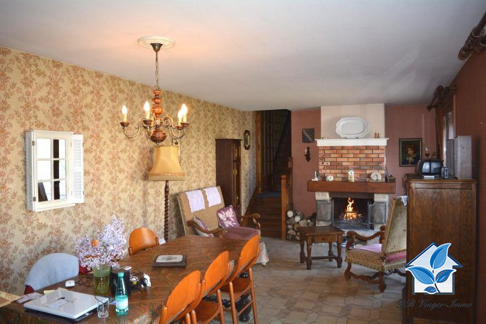 Maison mitoyenne 2 côtés à vendre, 4 pièces - Saint-Yorre 03270