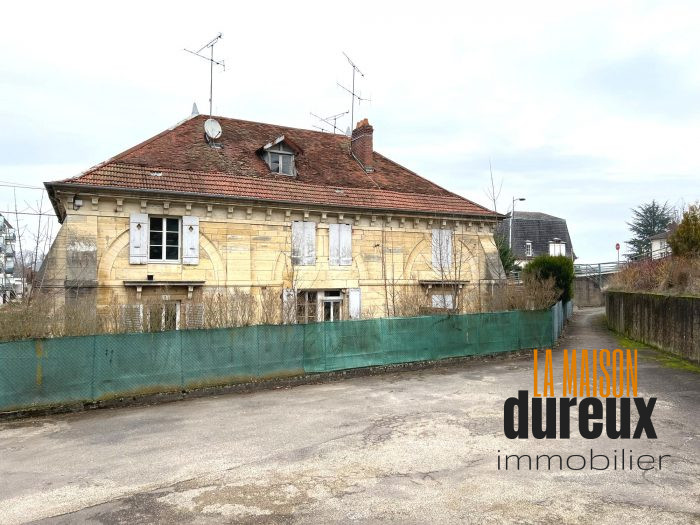 Immeuble à vendre, 248 m² - Gray 70100