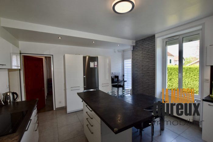 Maison individuelle à vendre, 6 pièces - Gray-la-Ville 70100