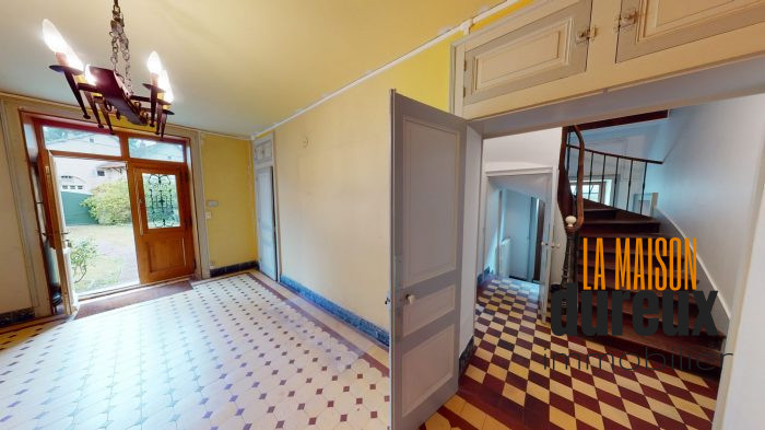 Maison bourgeoise à vendre, 9 pièces - Mantoche 70100