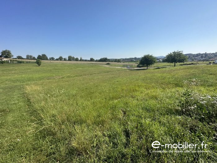 Terrain constructible à vendre, 08 a 05 ca - La Clayette 71800