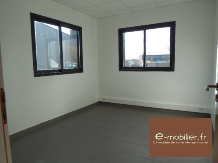 Bureau à louer, 29 m² - Saint-Baldoph 73190
