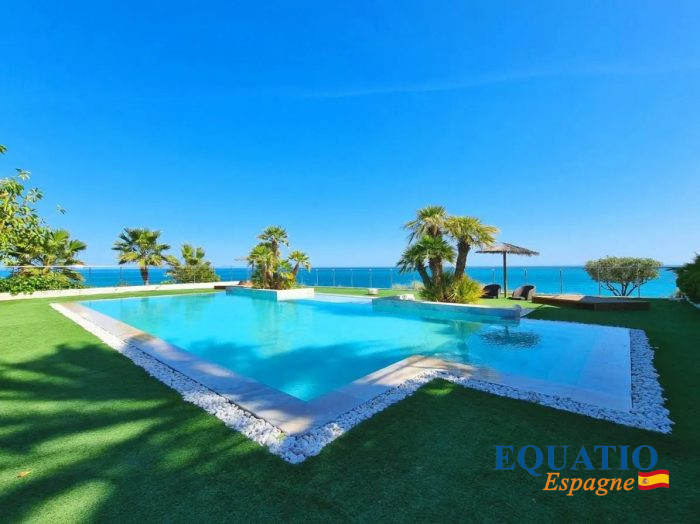 Villa à vendre, 9 pièces - El Campello 03560